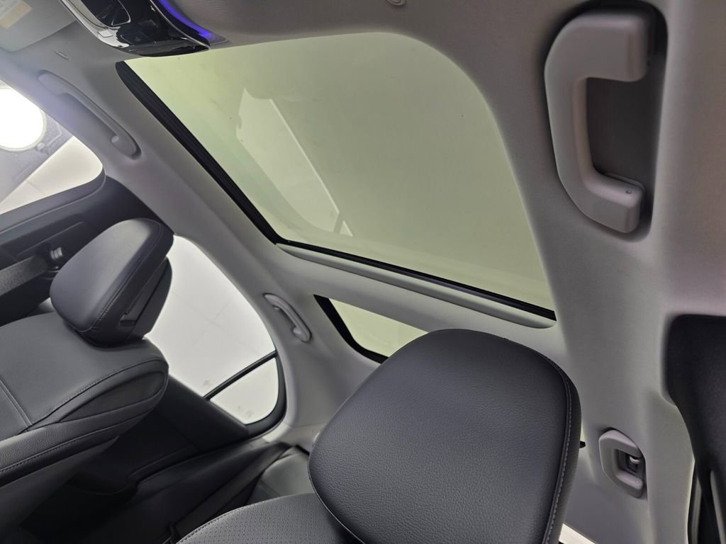New 2026 Mercedes-Benz C 300 Sedan image 9