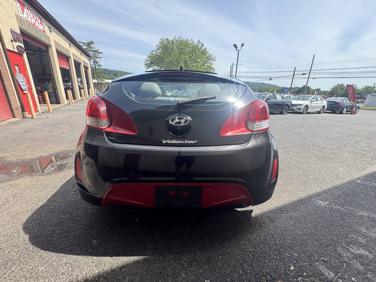 Used 2013 Hyundai Veloster w/ Style Pkg FWD image 7