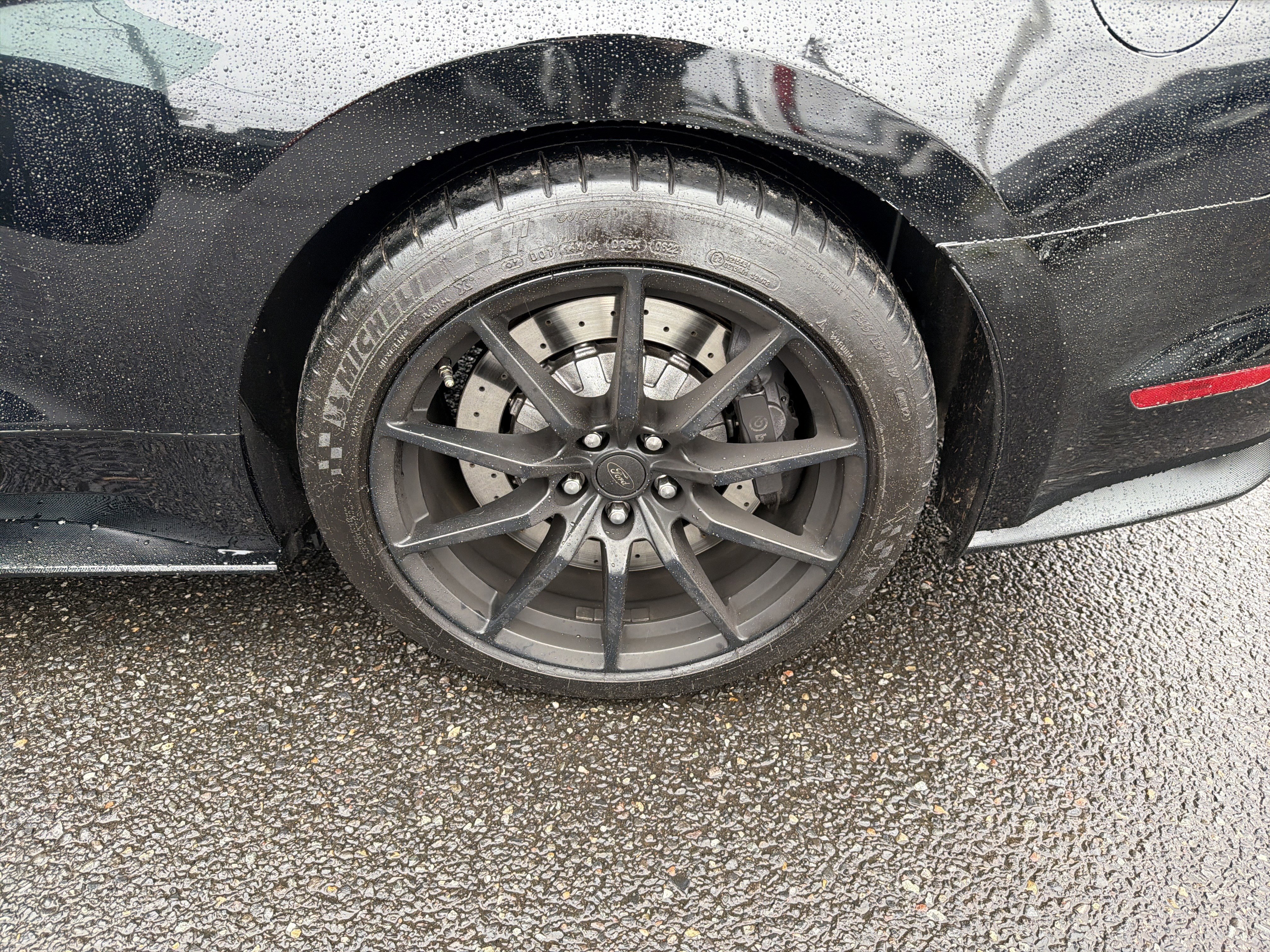 Used 2016 Ford Mustang Shelby GT350 w/ Track Package image 24