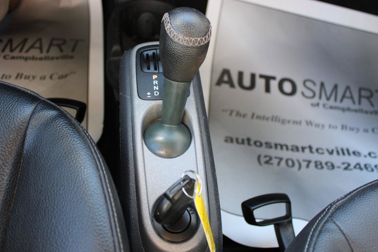 Used 2015 smart fortwo passion RWD image 21