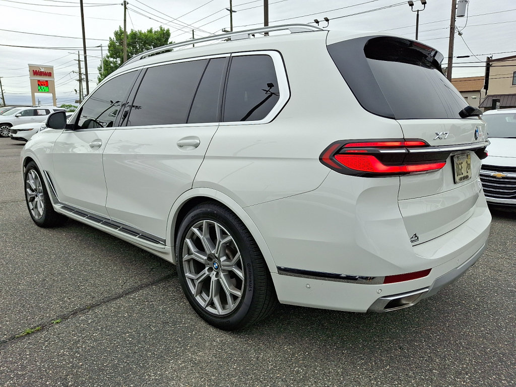 Used 2025 BMW X7 xDrive40i AWD/4WD image 3