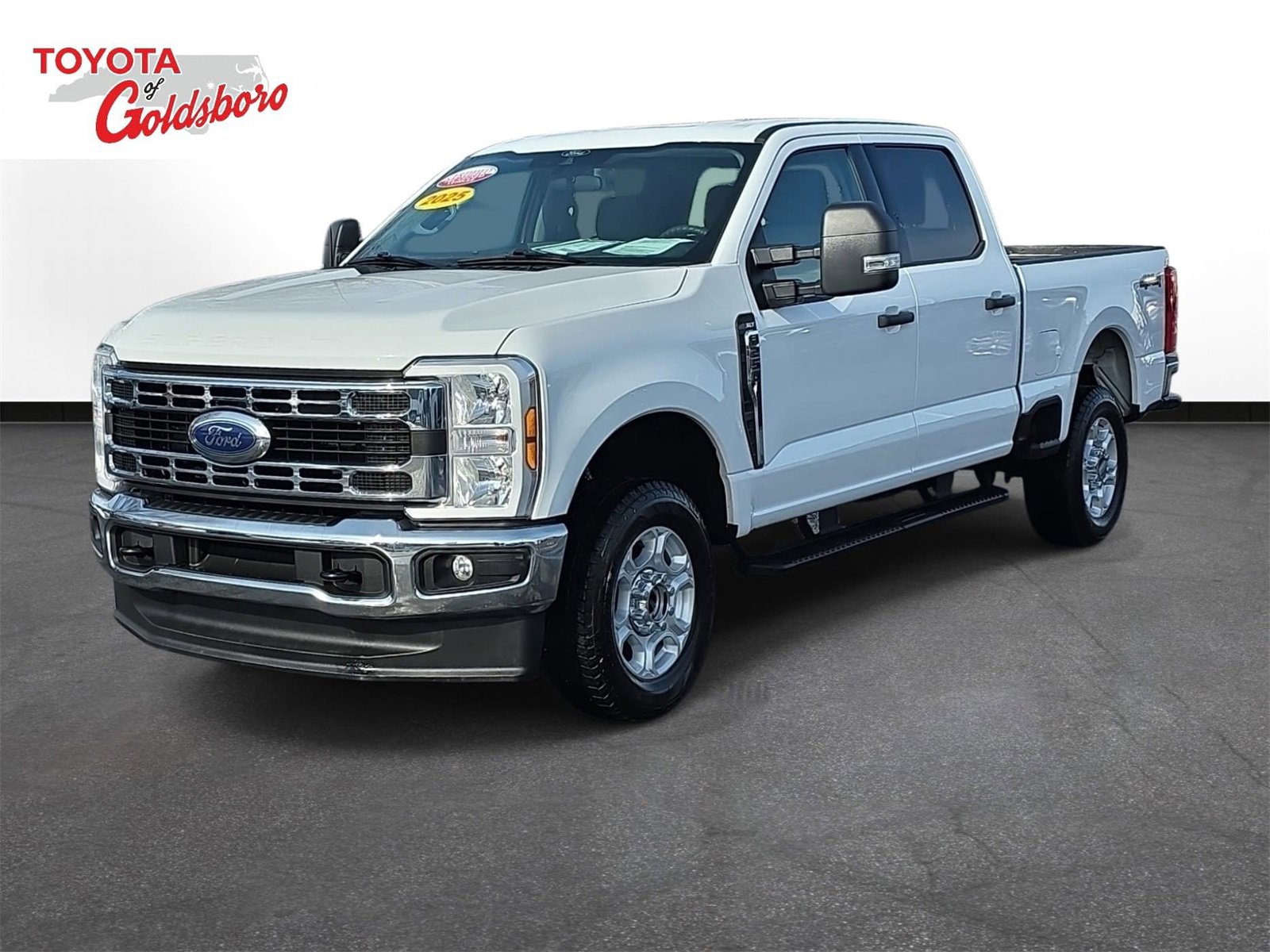 Used 2025 Ford F250 XLT image 1