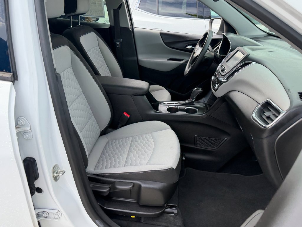Used 2018 Chevrolet Equinox LS FWD image 16