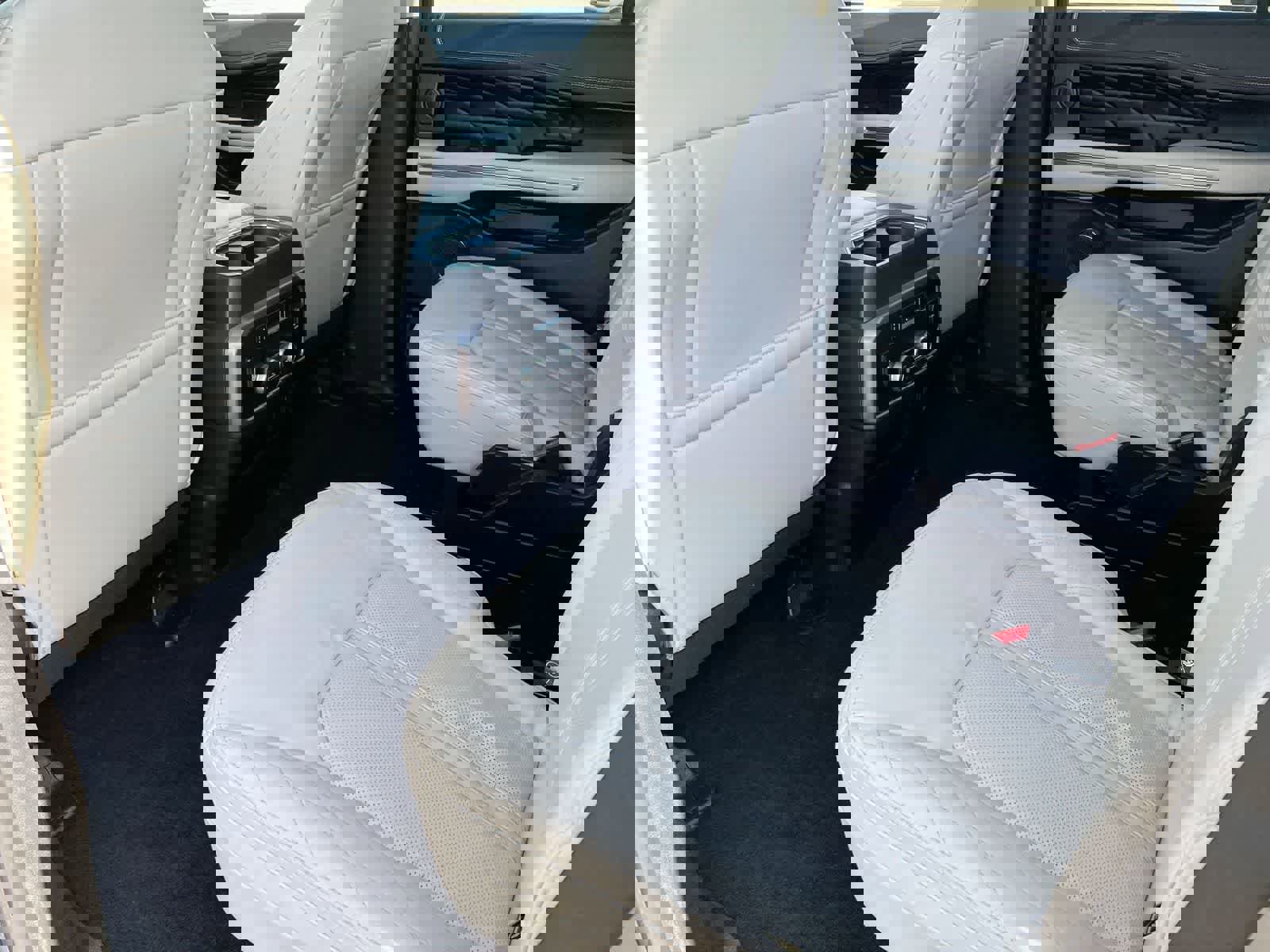 Used 2019 Ford Expedition Platinum image 17