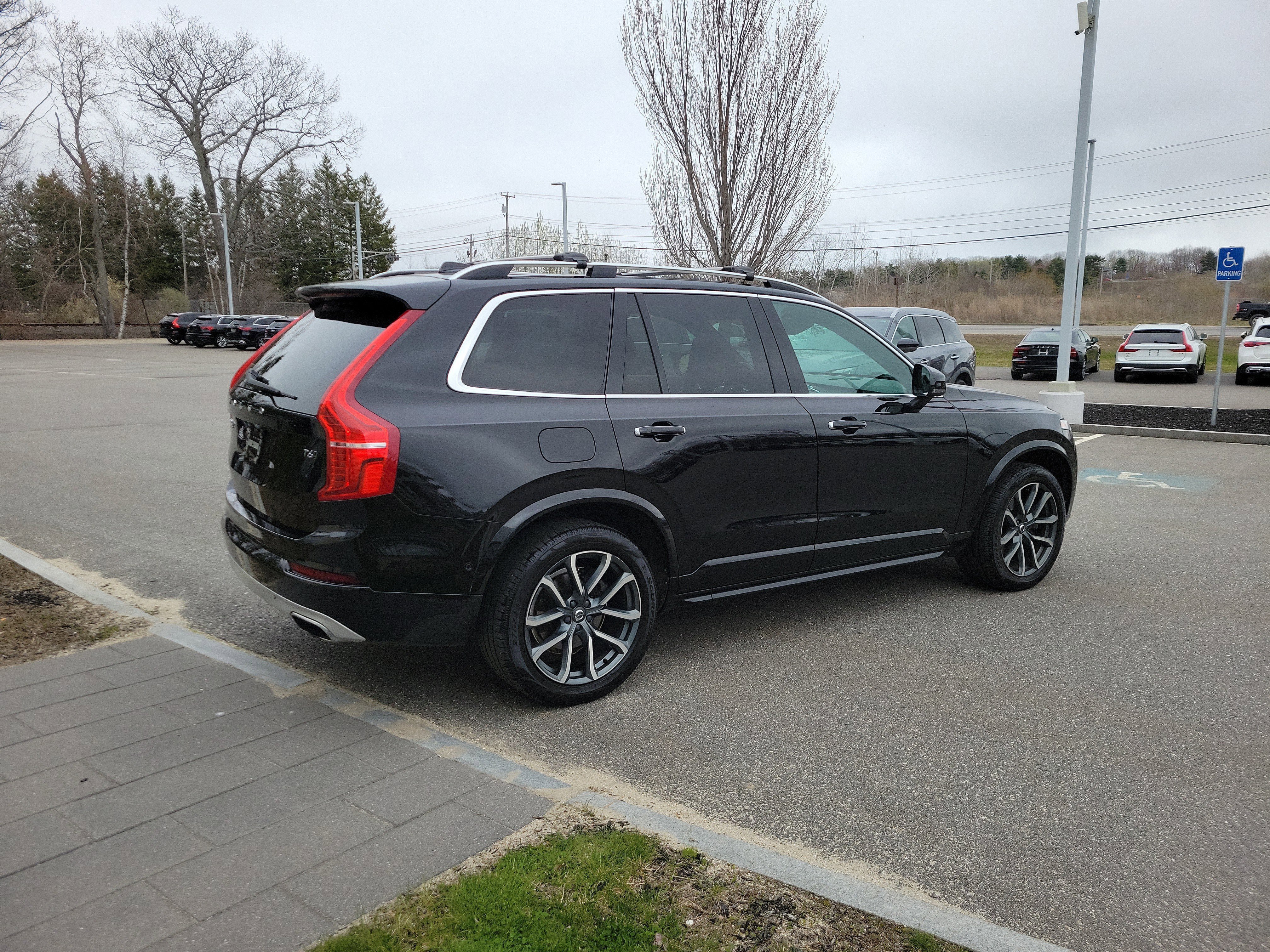 Used 2017 Volvo XC90 T6 Momentum w/ Vision Package AWD/4WD image 7