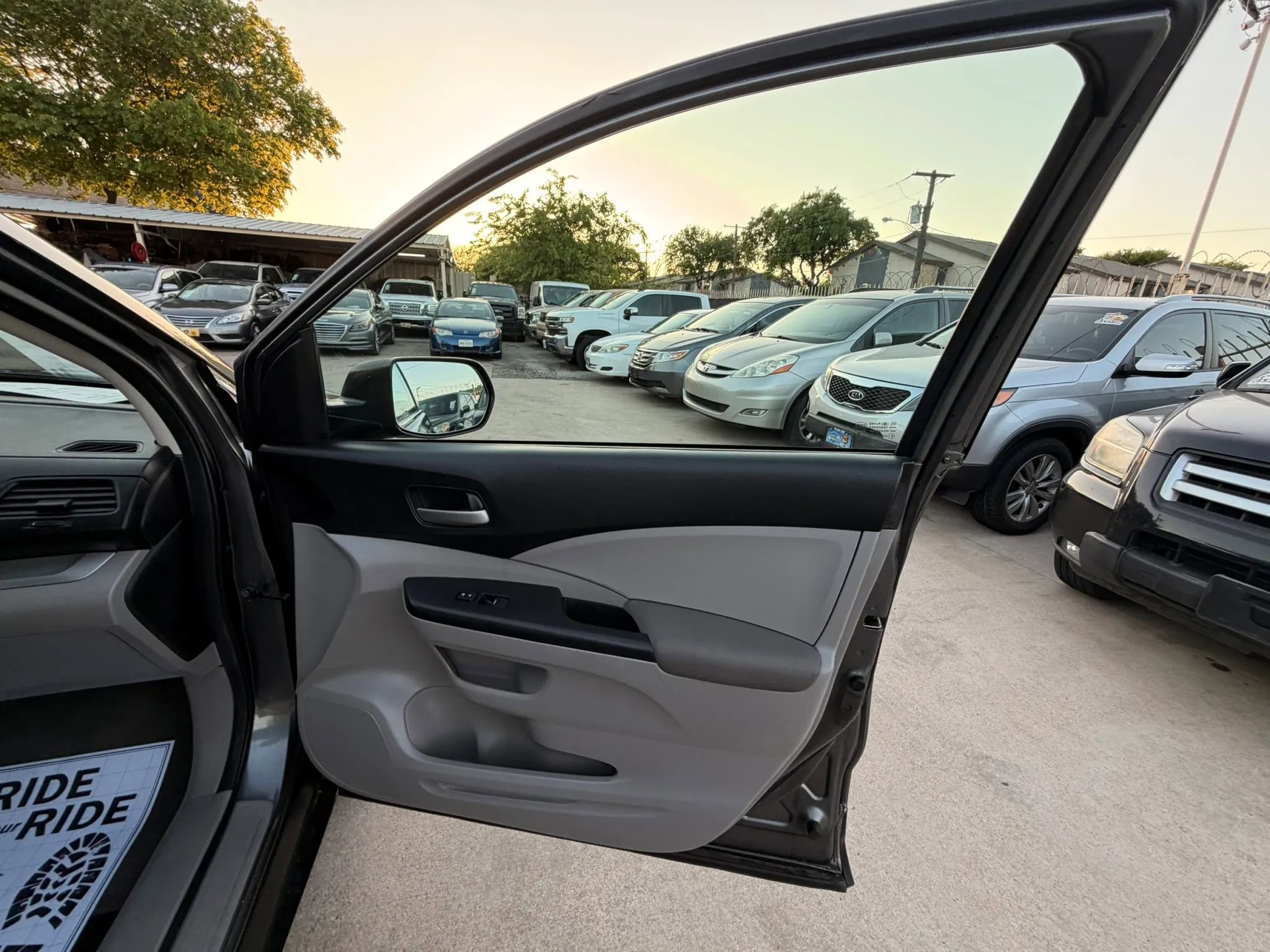 Used 2014 Honda CR-V LX image 30