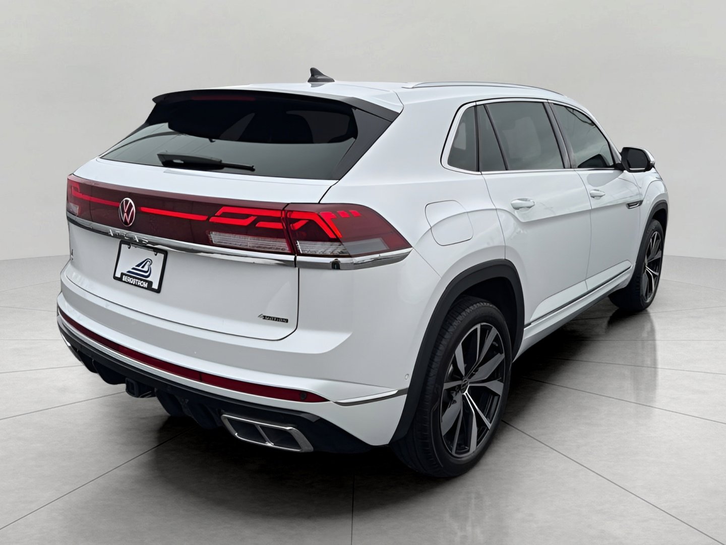 Used 2025 Volkswagen Atlas Cross Sport SEL Premium R-Line image 8