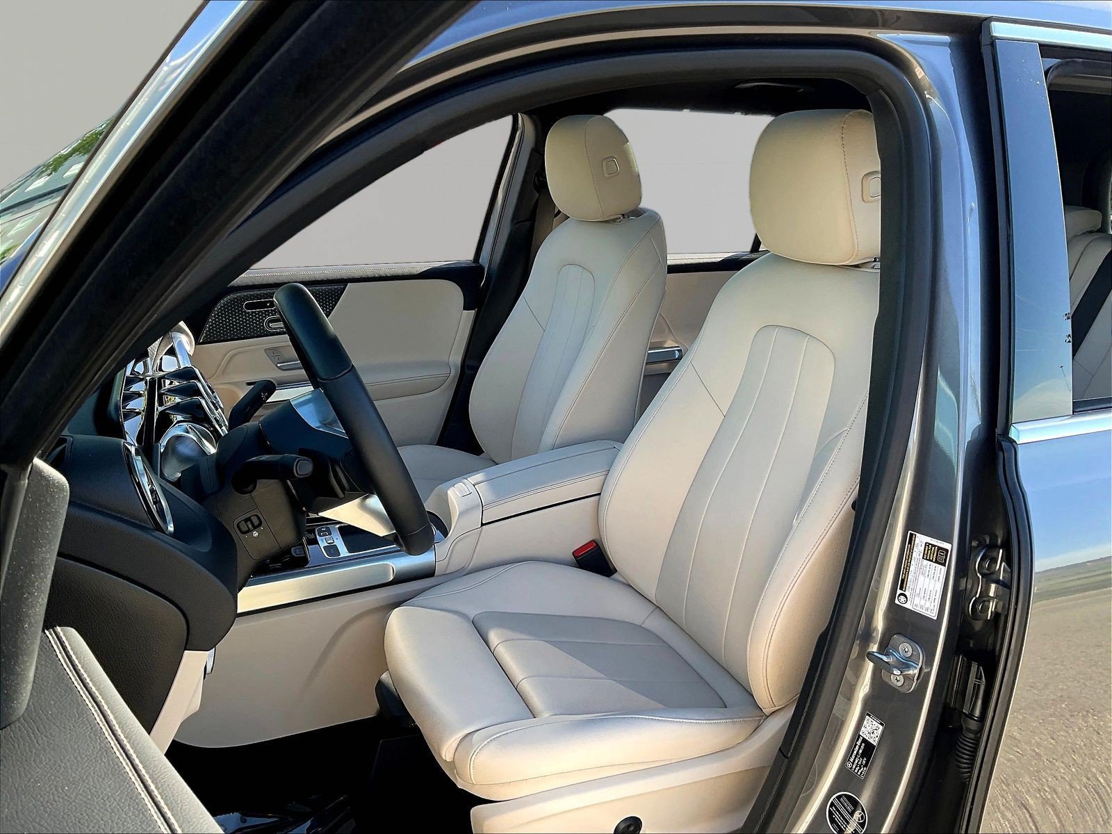 Certified 2026 Mercedes-Benz GLB 250 4MATIC image 21