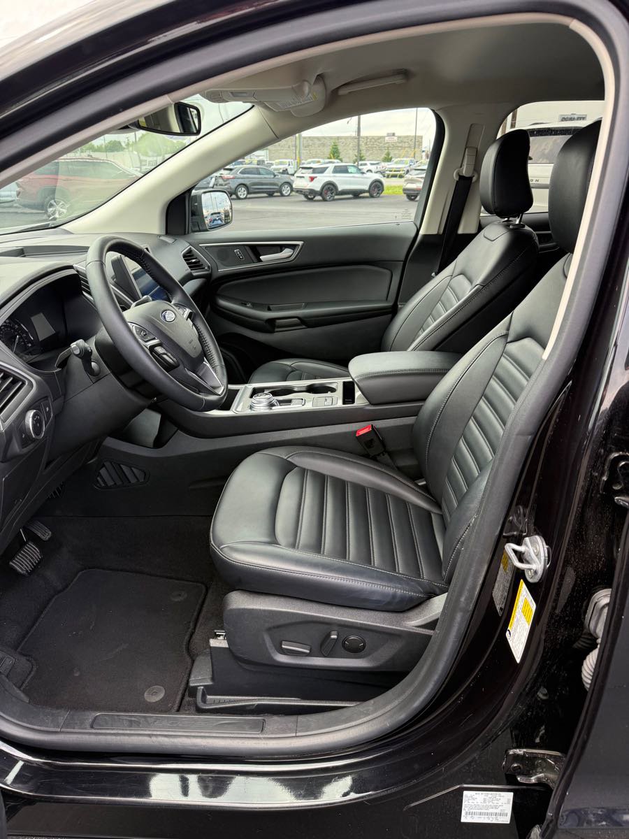 Used 2024 Ford Edge SEL image 11