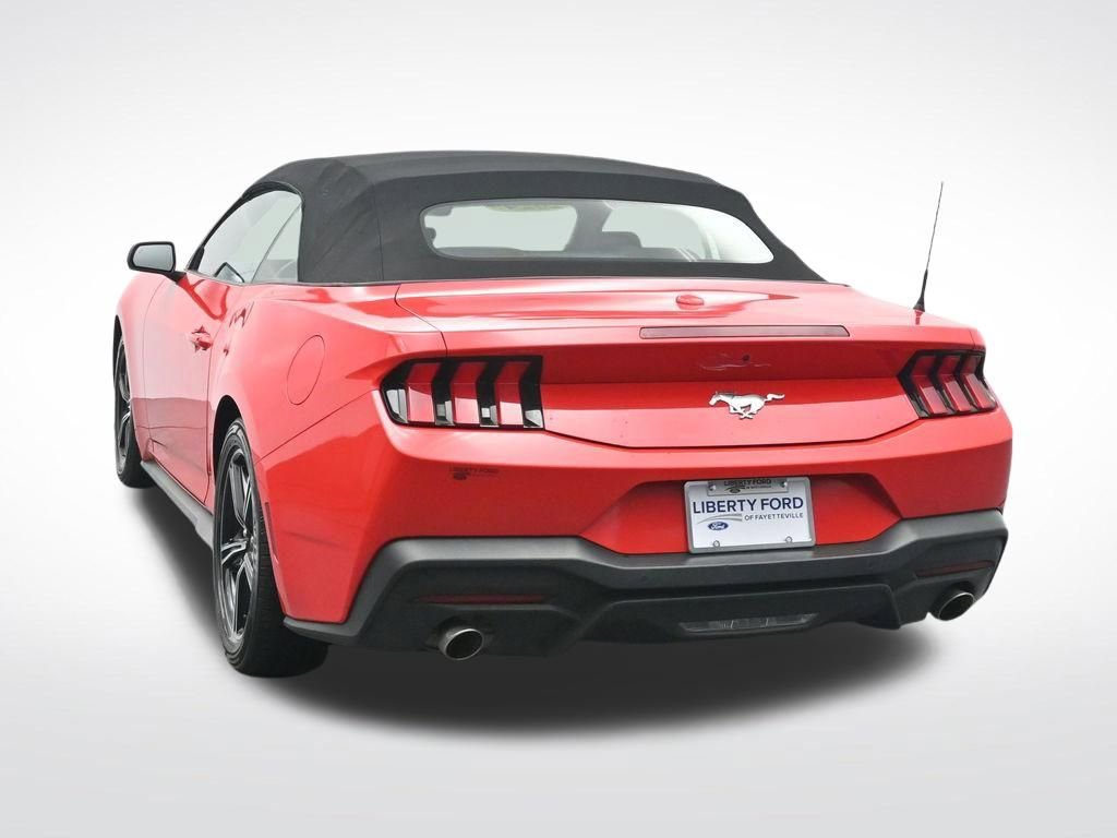 Used 2024 Ford Mustang EcoBoost image 9