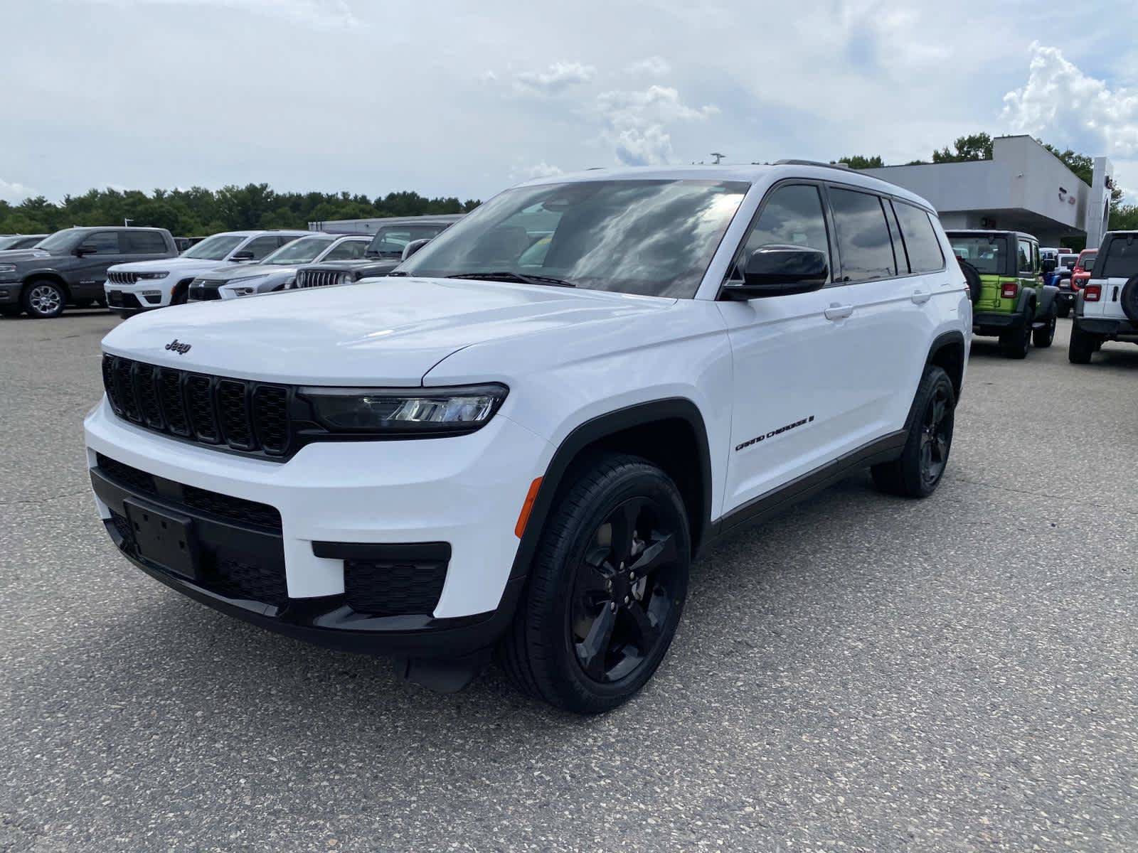 Certified 2023 Jeep Grand Cherokee L Laredo AWD/4WD image 10