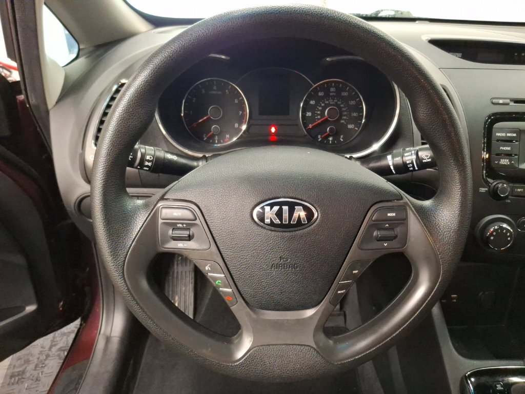 Used 2017 Kia Forte LX FWD image 17