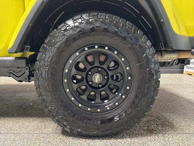 Used 2023 Jeep Gladiator Rubicon w/ LED Lighting Group image 18