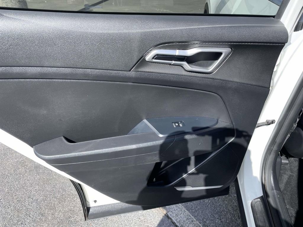 Used 2023 Kia Sportage LX image 21