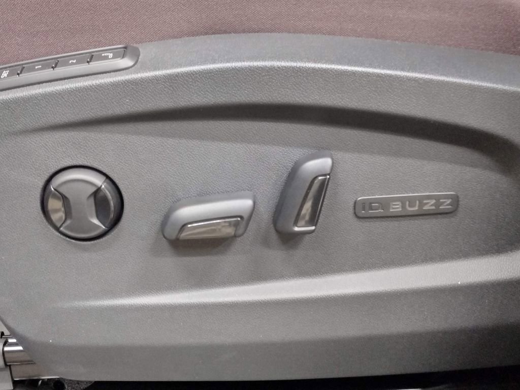 New 2025 Volkswagen ID. Buzz Pro S image 21