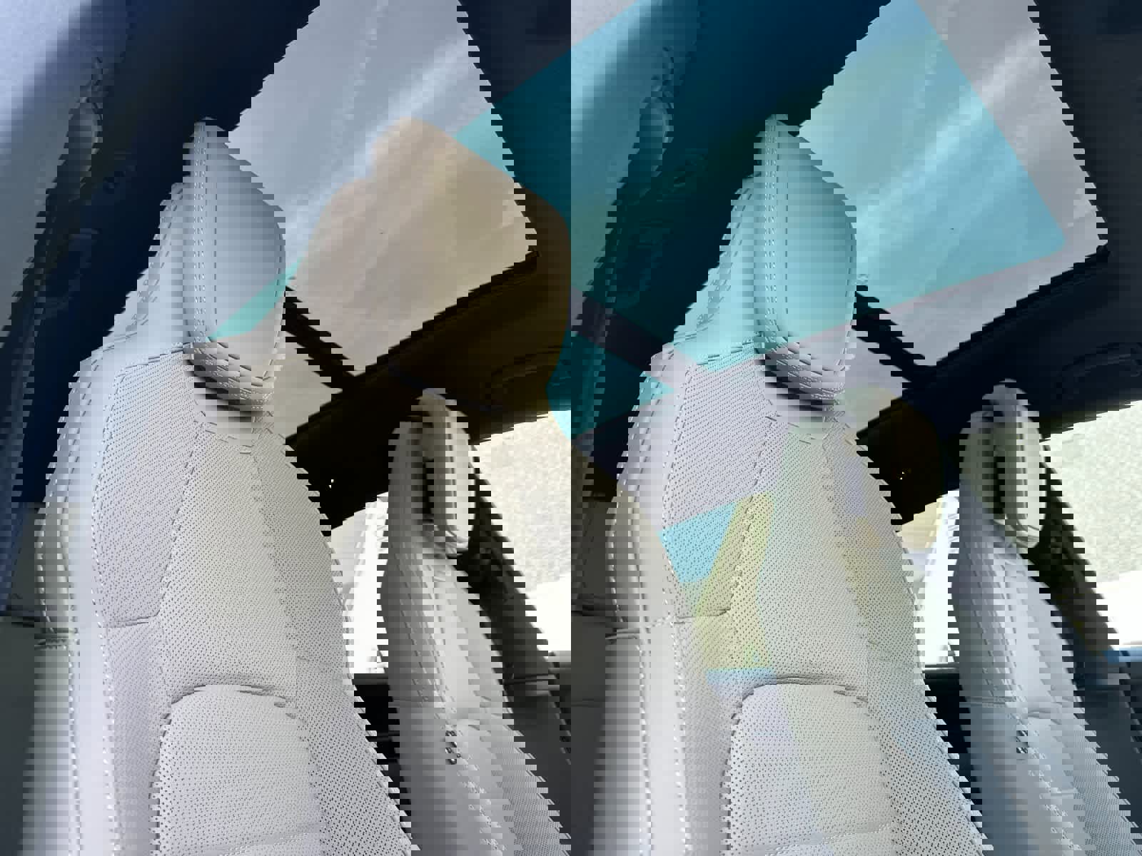 New 2025 Porsche Macan 4 Electric image 18