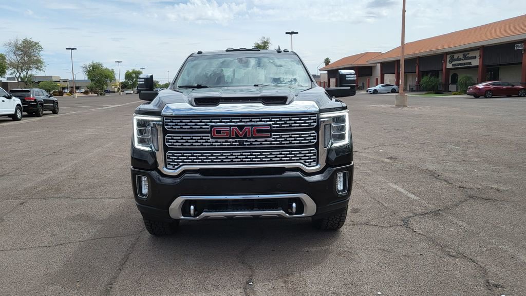 Used 2021 GMC Sierra 2500 Denali w/ Denali Black Diamond Edition AWD/4WD image 3