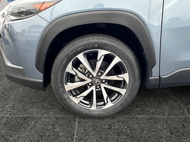 Used 2023 Toyota Corolla Cross XLE image 14