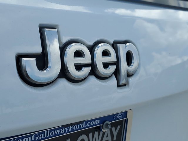 Used 2018 Jeep Grand Cherokee Limited image 11