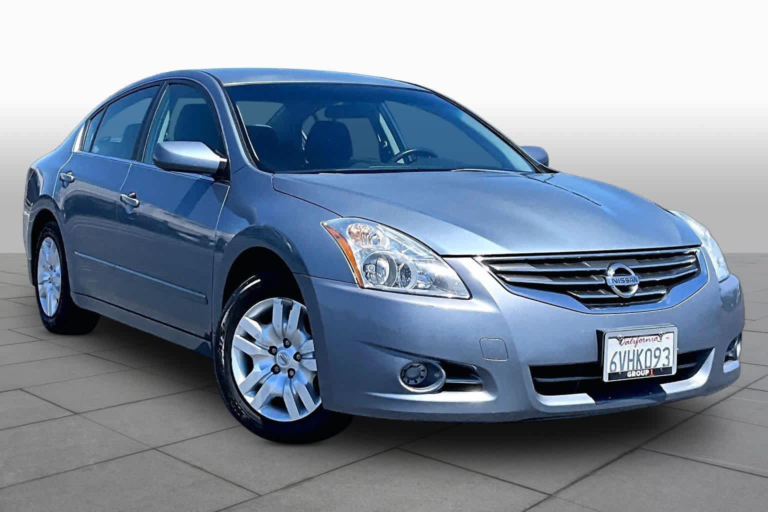 Used 2012 Nissan Altima 2.5 S FWD image 2