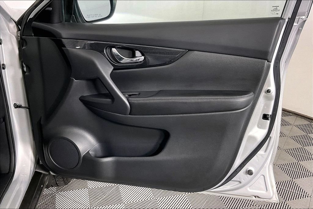 Used 2018 Nissan Rogue SL w/ Premium Package AWD/4WD image 24