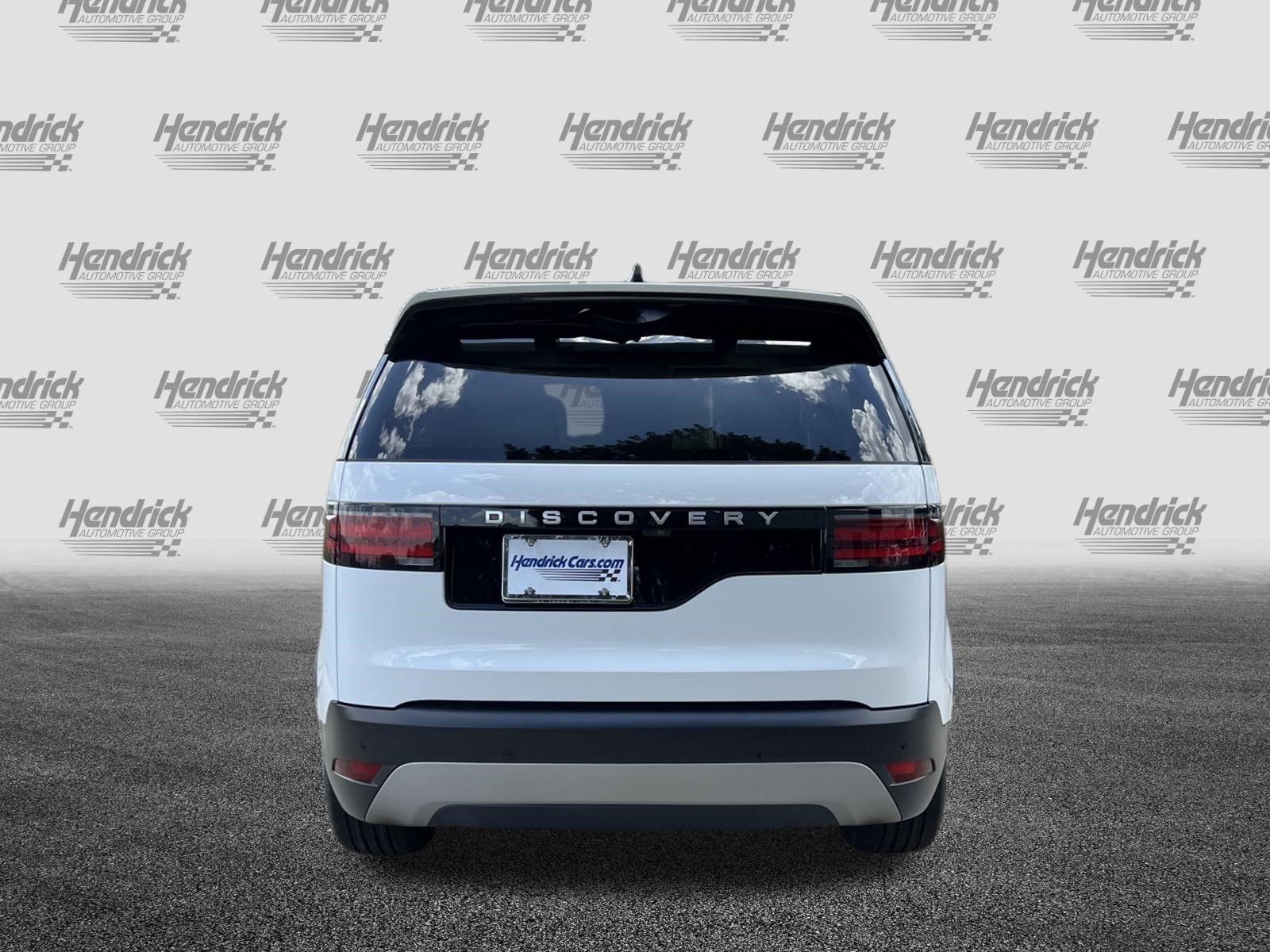 Used 2024 Land Rover Discovery S AWD/4WD image 8