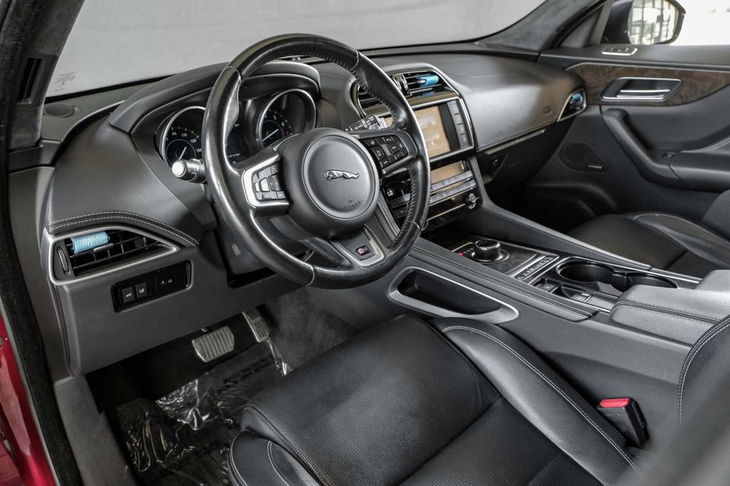 Used 2017 Jaguar F-PACE S image 13