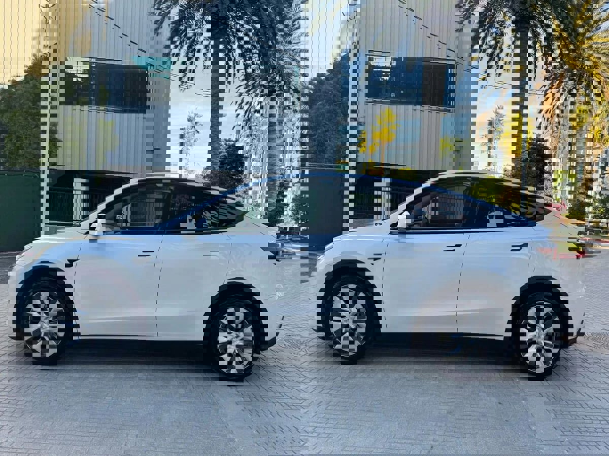 Used 2023 Tesla Model Y Long Range image 8