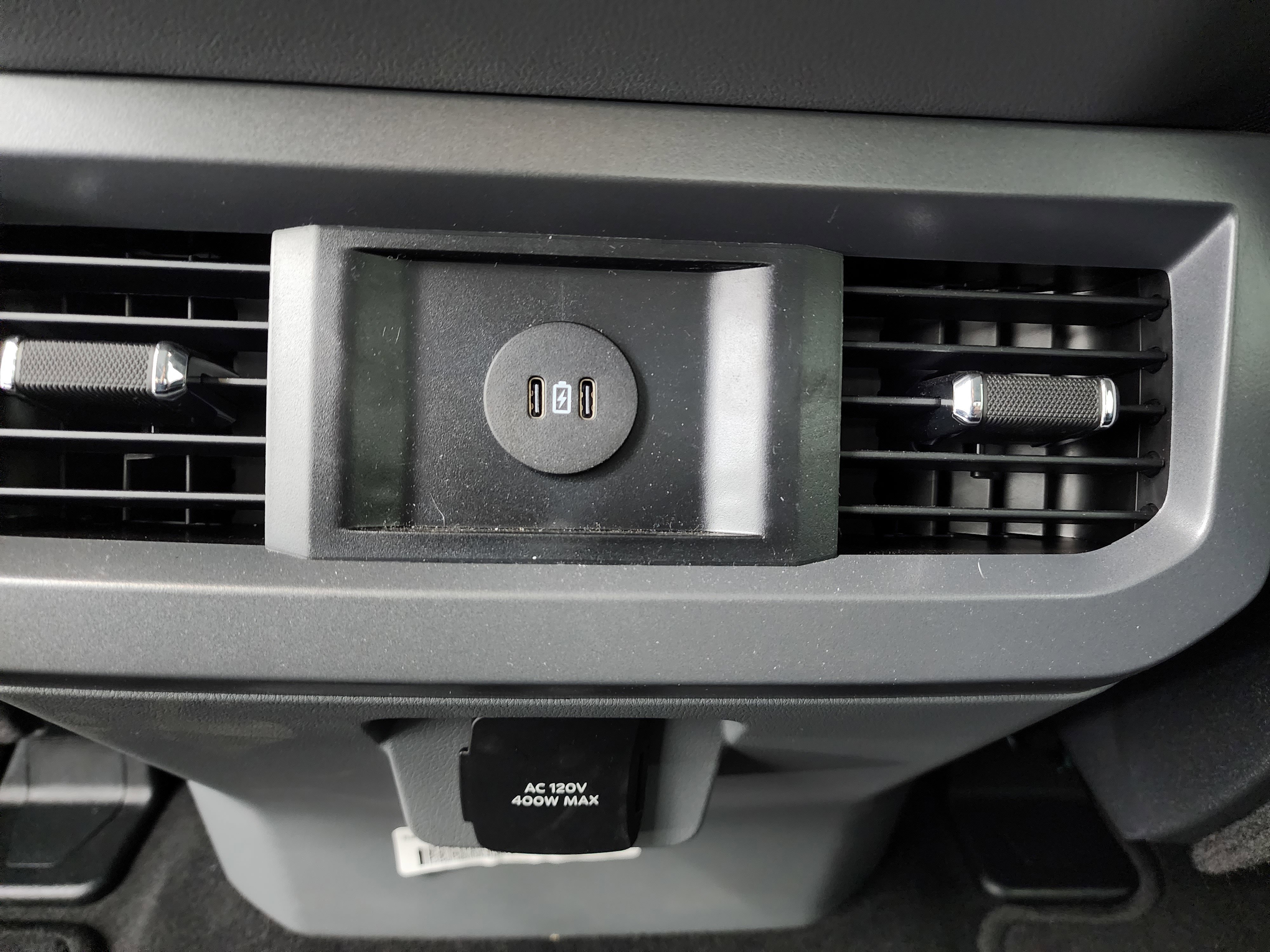 Used 2025 Ford F250 XLT w/ Black Appearance Package image 38