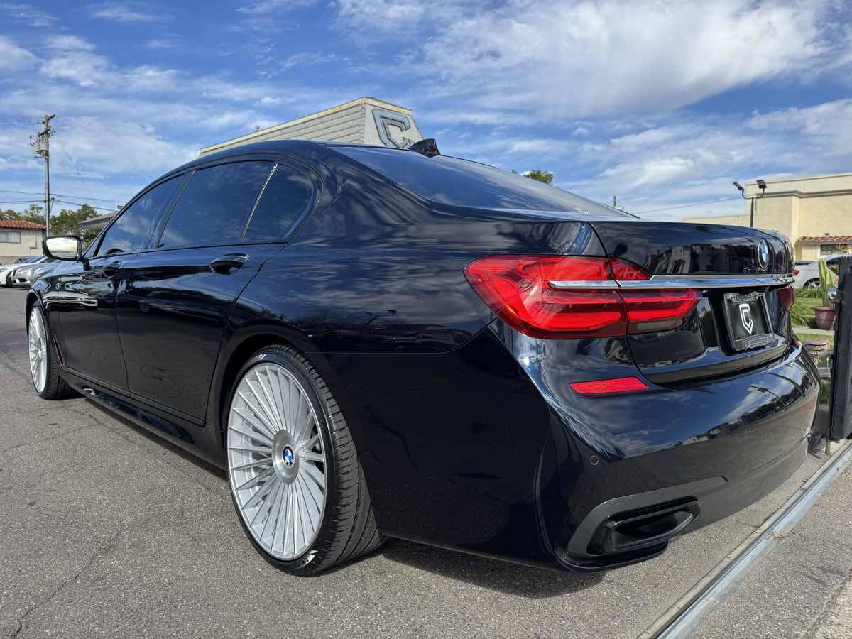 Used 2019 BMW 740i w/ Executive Package image 4