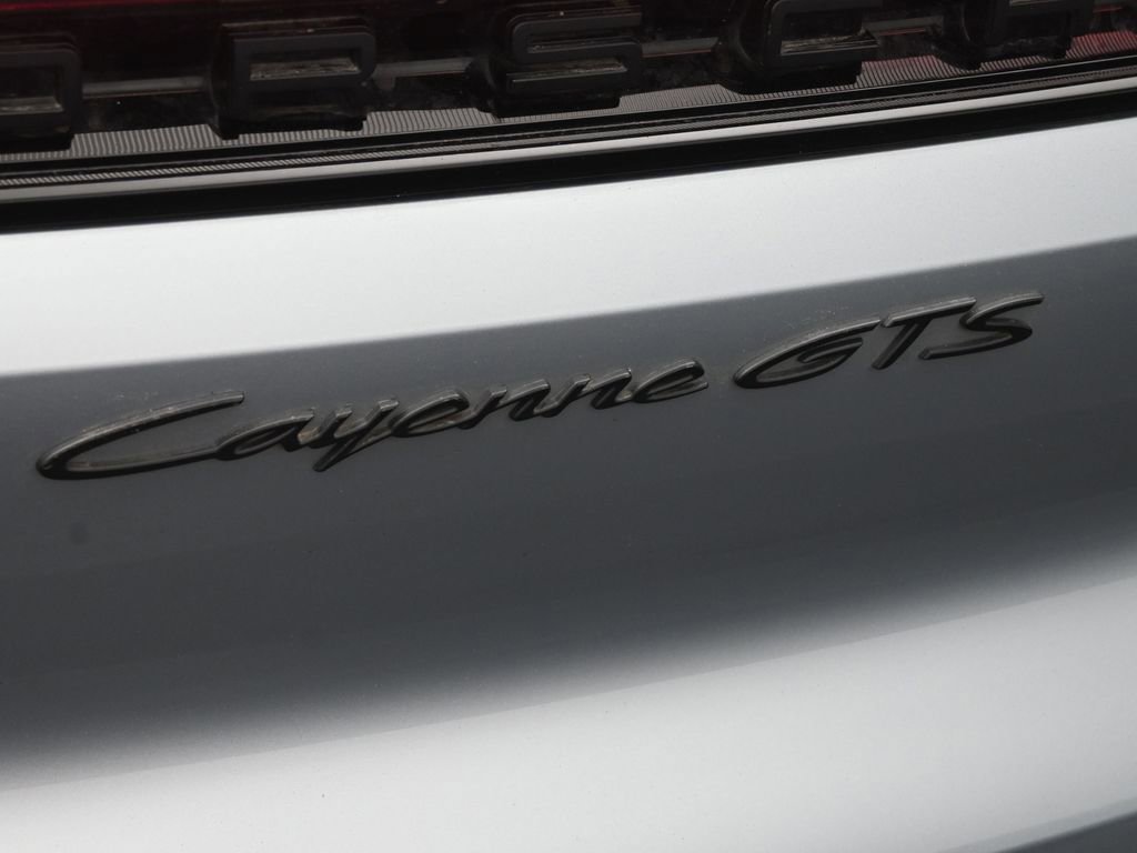 Certified 2025 Porsche Cayenne GTS AWD/4WD image 9