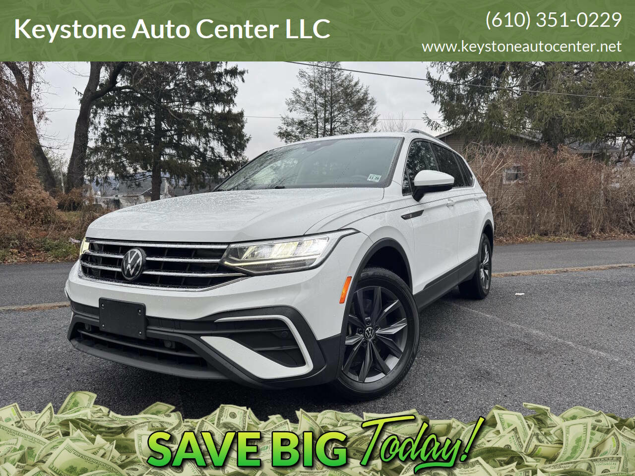 Used 2024 Volkswagen Tiguan SE image 1