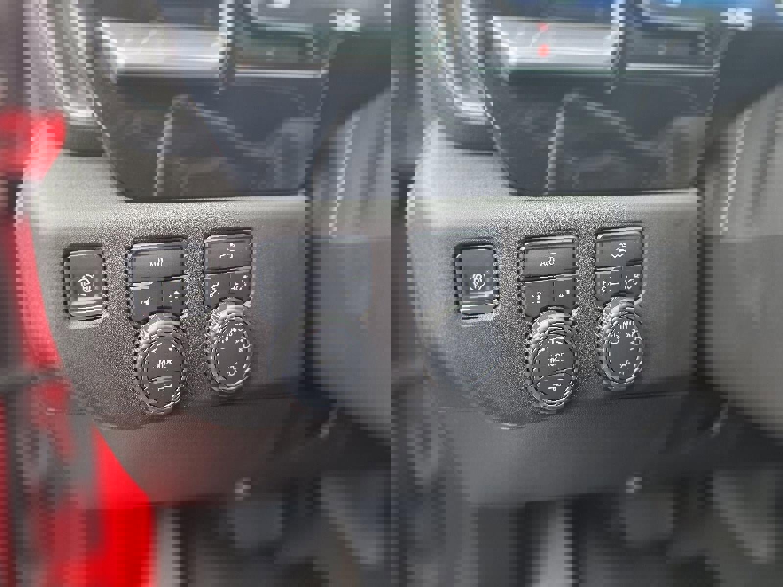 Used 2022 Chevrolet Silverado 1500 LT image 37