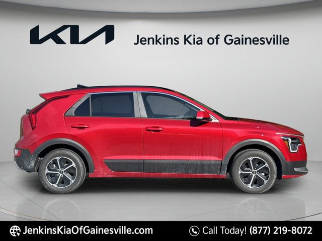 Used 2026 Kia Niro LX FWD image 2