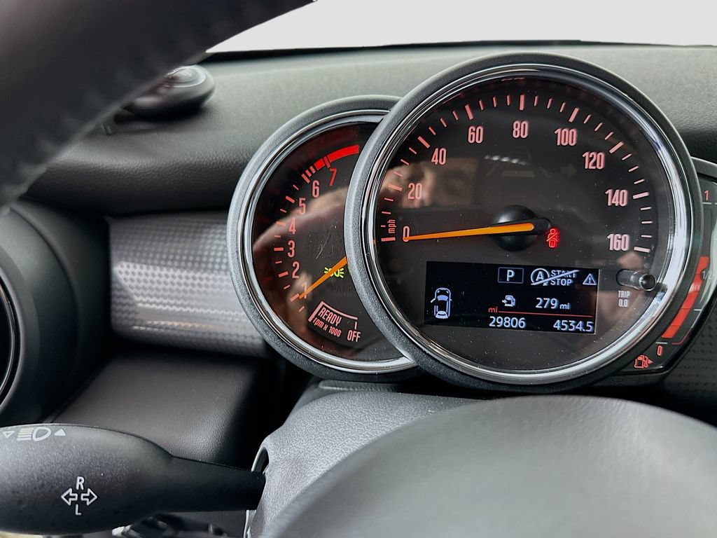 Used 2021 MINI Cooper 2-Door Hardtop FWD image 13