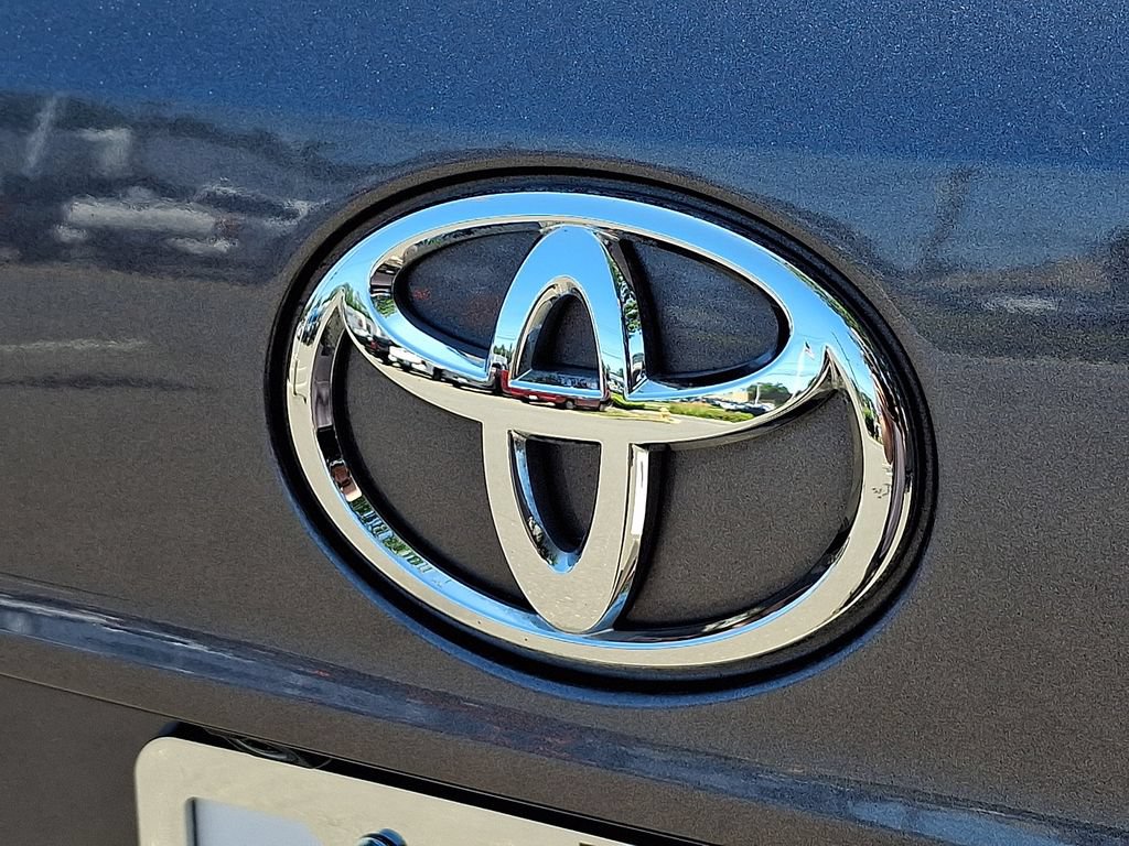 Used 2023 Toyota Highlander XLE AWD/4WD image 30