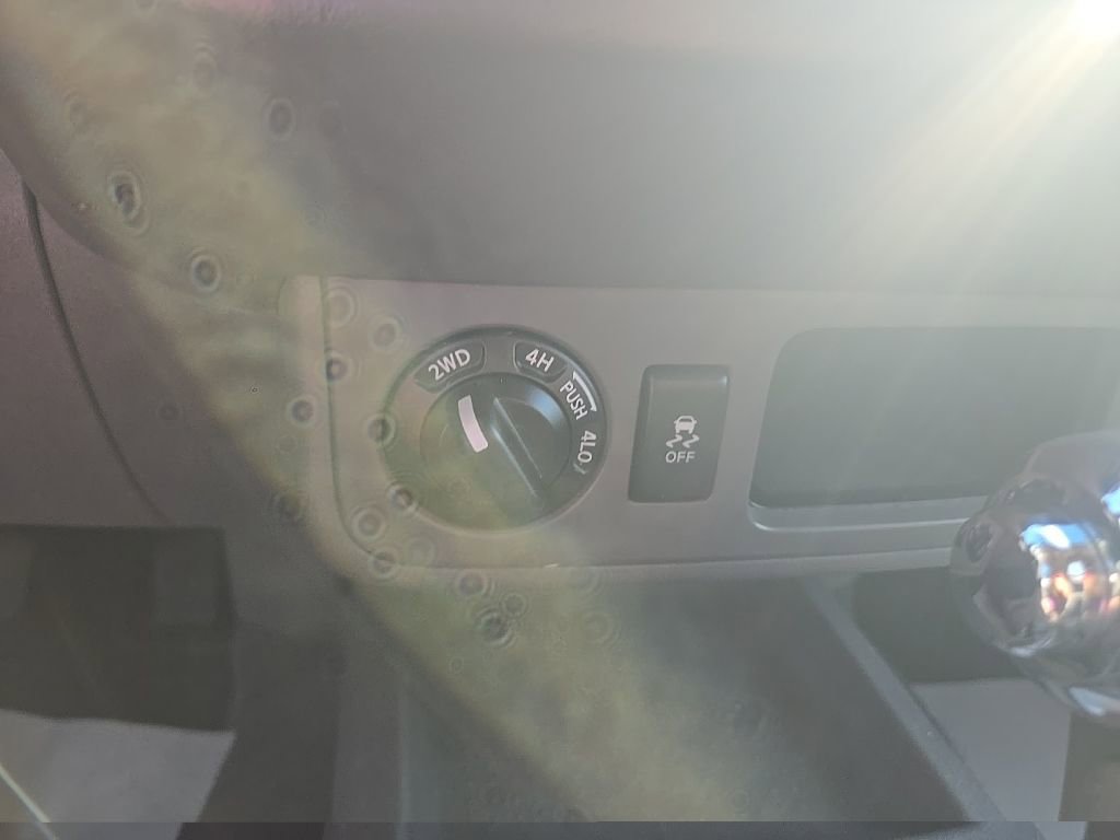 Used 2018 Nissan Frontier SV image 18