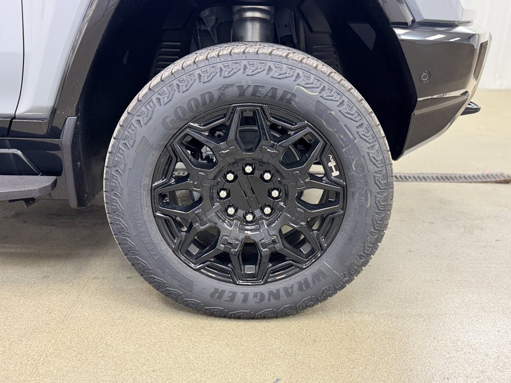 New 2025 GMC Hummer EV 2X w/ LPO, Sport Package image 4