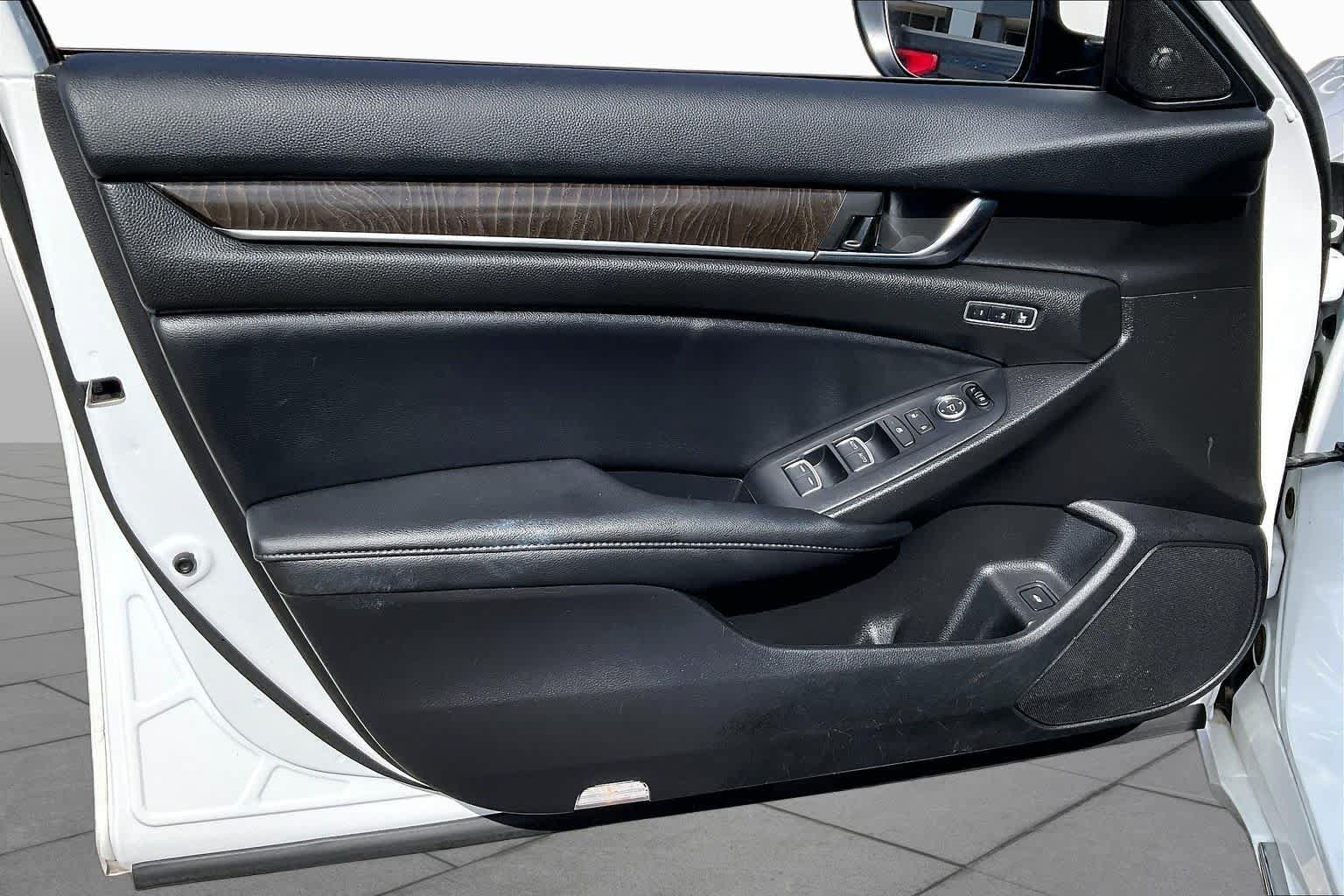 Used 2022 Honda Accord Touring image 21