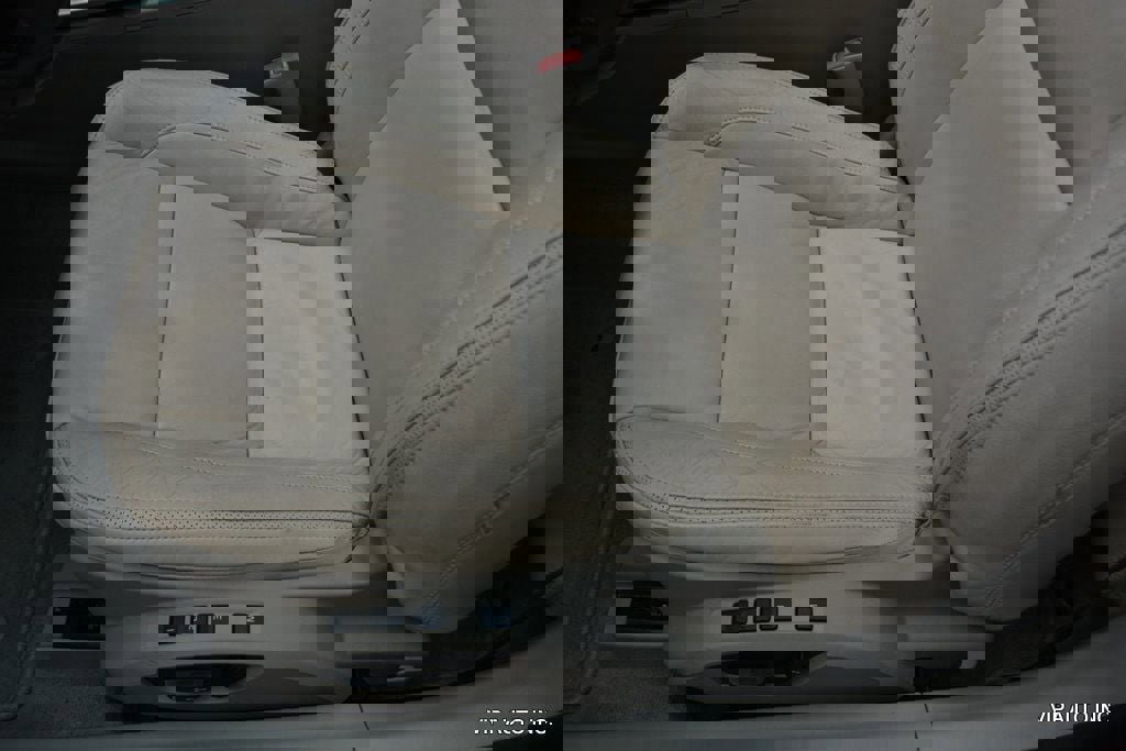 Used 2011 Volvo C70 T5 w/ Convenience Pkg FWD image 20