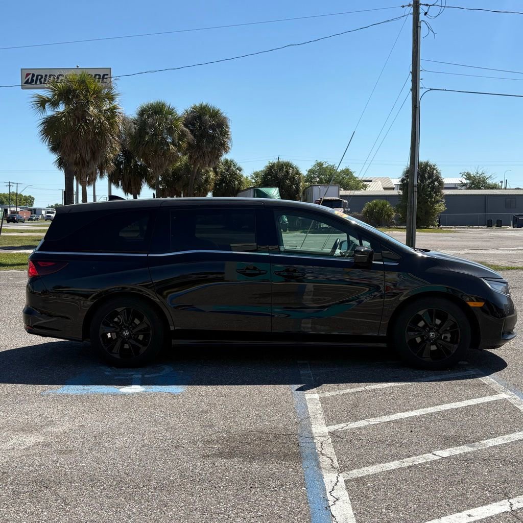 Used 2024 Honda Odyssey Sport image 2
