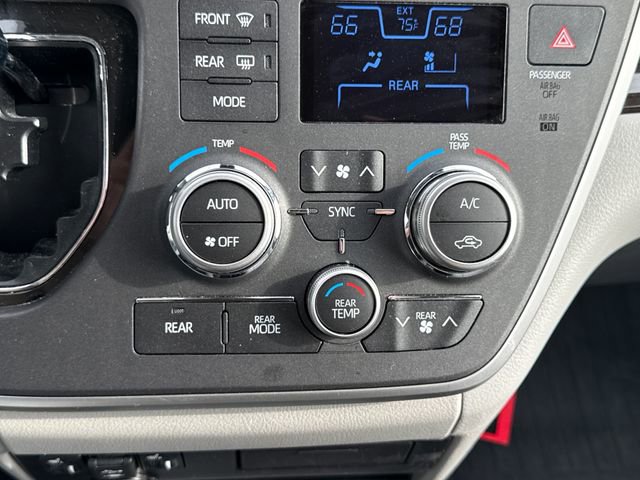 Used 2020 Toyota Sienna XLE w/ XLE Navigation Package image 31