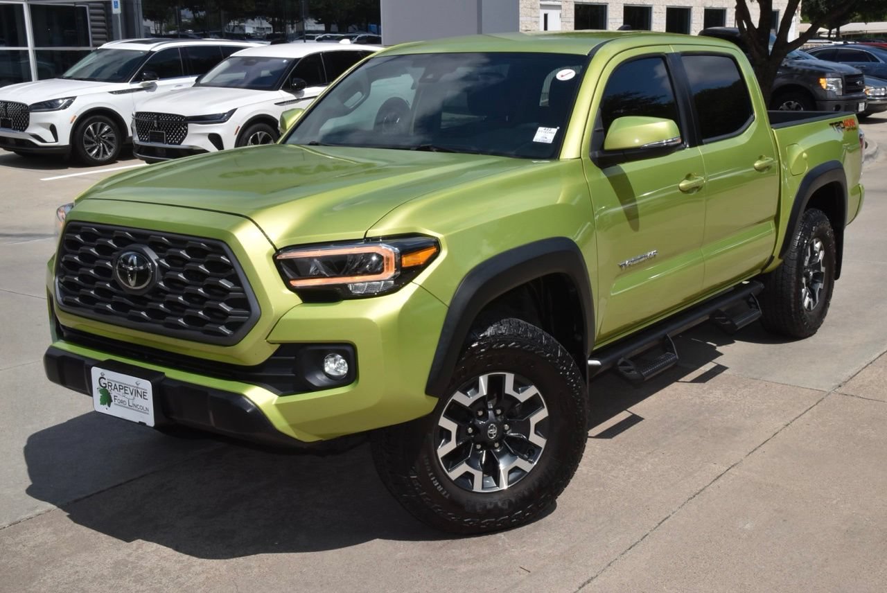 Used 2023 Toyota Tacoma TRD Off-Road w/ Technology Package AWD/4WD image 41