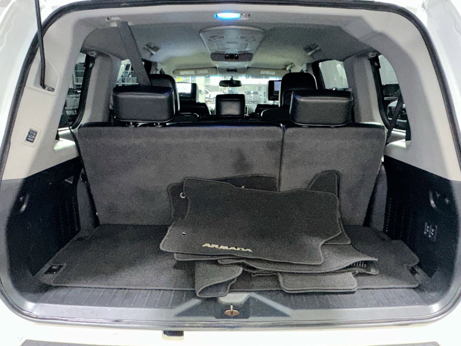 Used 2015 Nissan Armada Platinum image 39