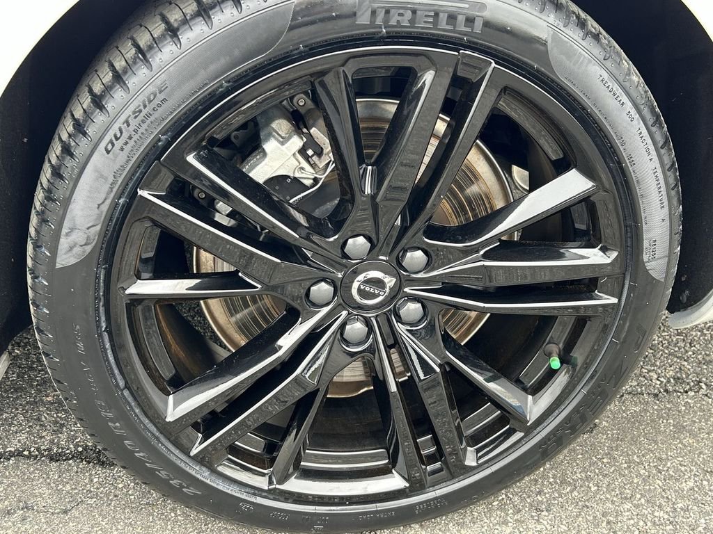 Certified 2025 Volvo S60 T8 Ultra AWD/4WD image 11