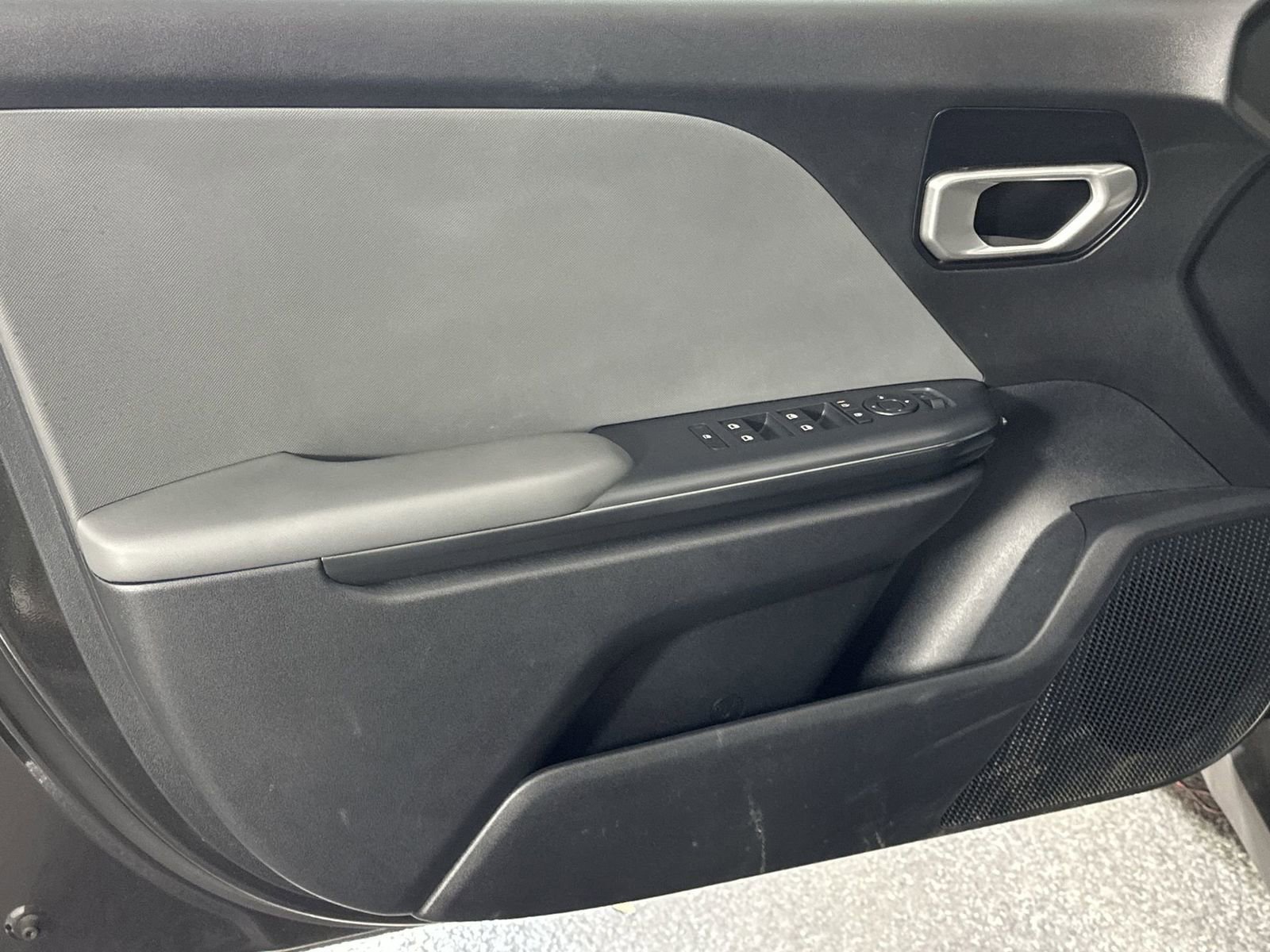 Used 2025 Kia K4 LXS image 33