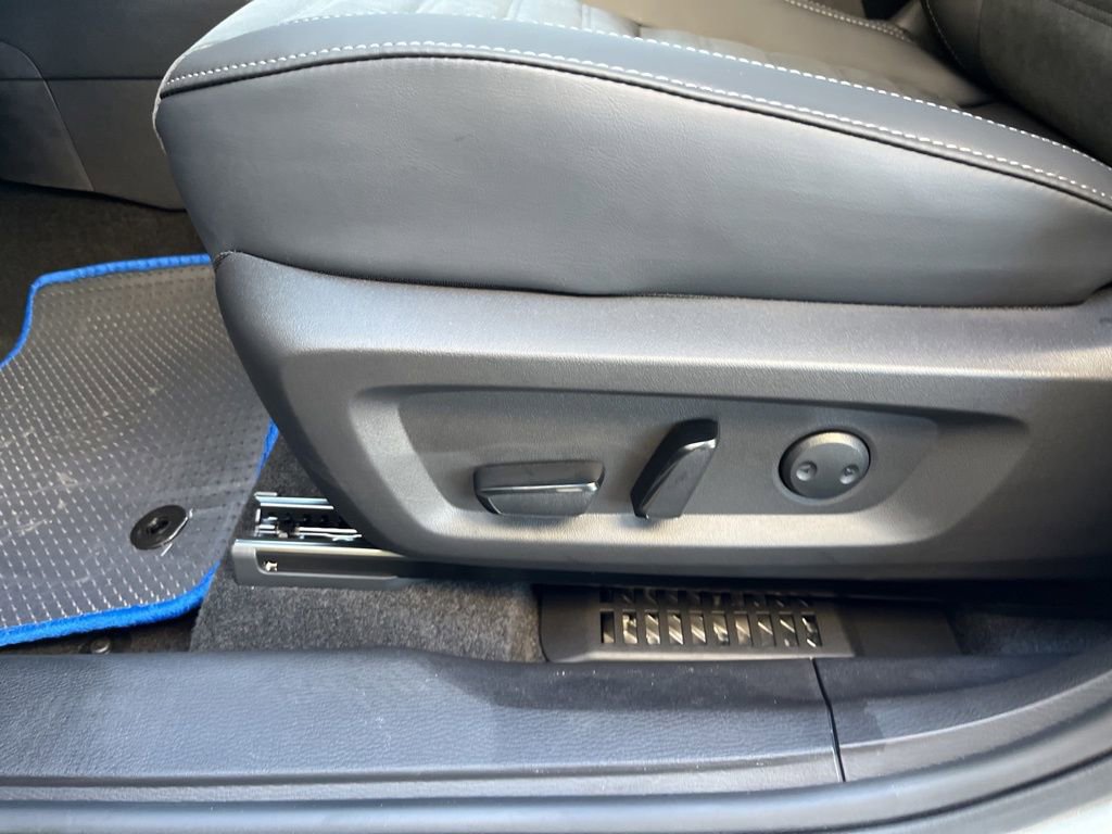 New 2025 Mitsubishi Outlander SE image 35