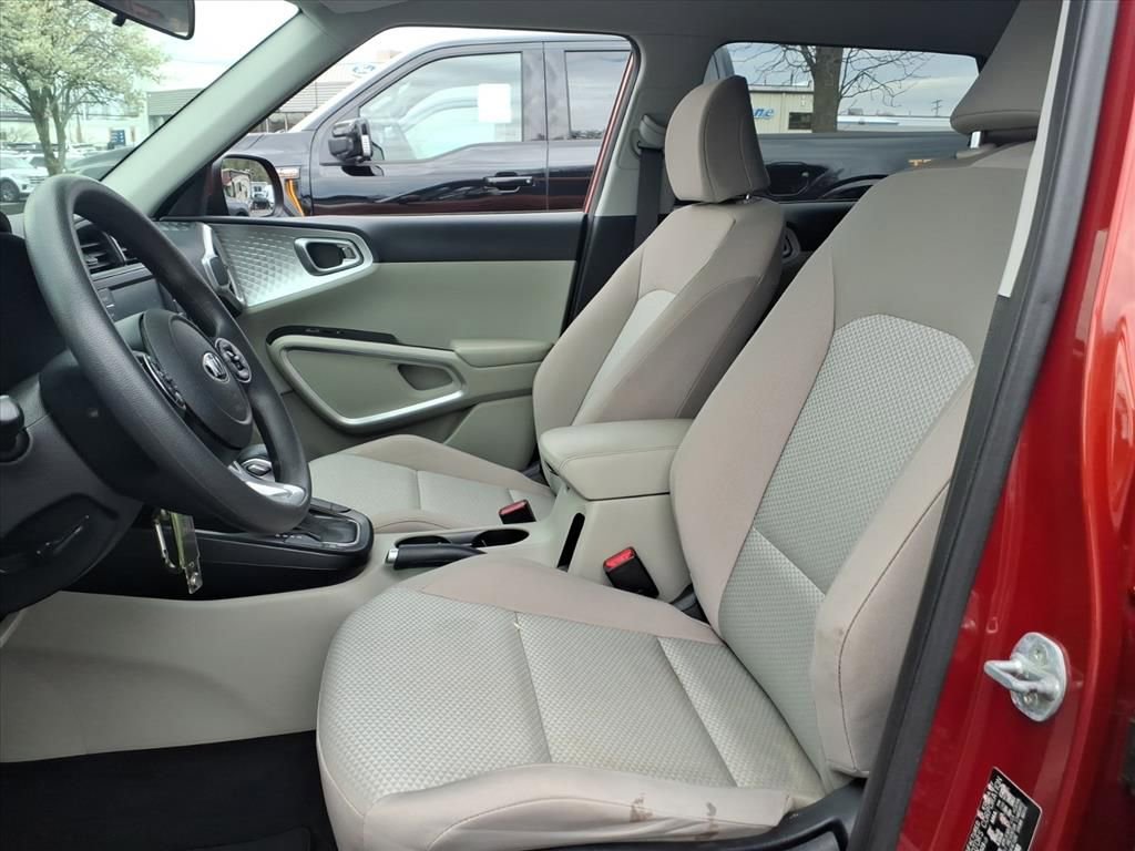 Used 2021 Kia Soul LX image 17