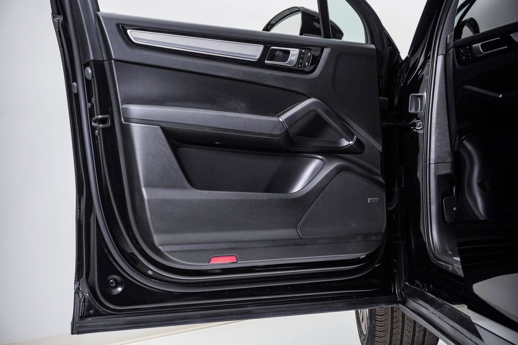 Certified 2023 Porsche Cayenne S Platinum image 23