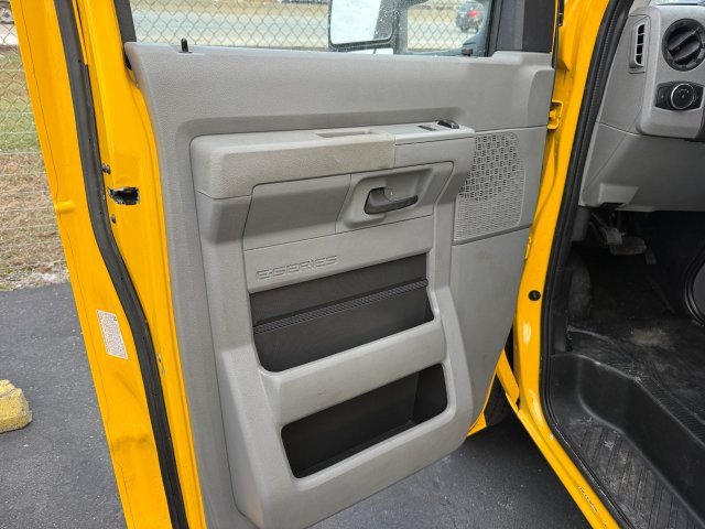 Used 2022 Ford E-350 and Econoline 350 Super Duty RWD image 16